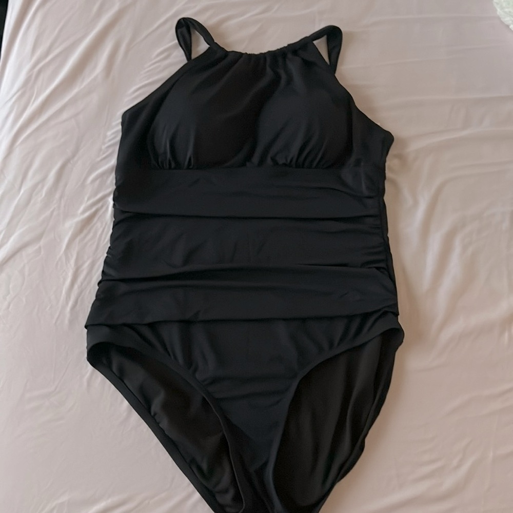 Jantzen black adjustable strap halter one piece bikini size 16